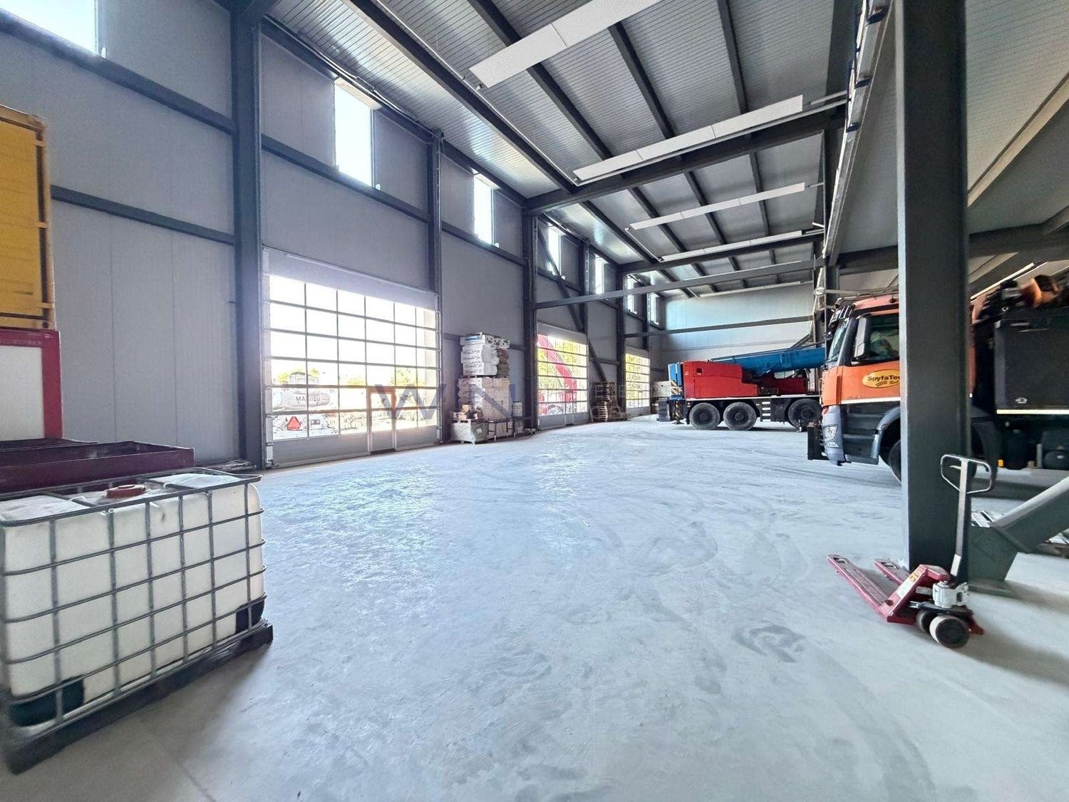 3740m² commercial