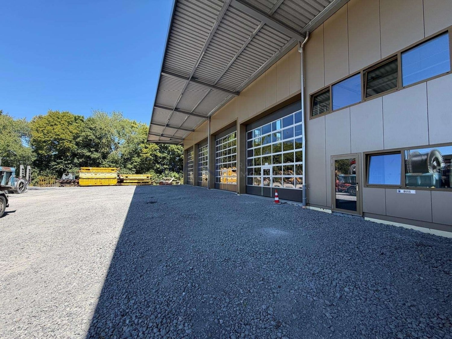3740m² commercial