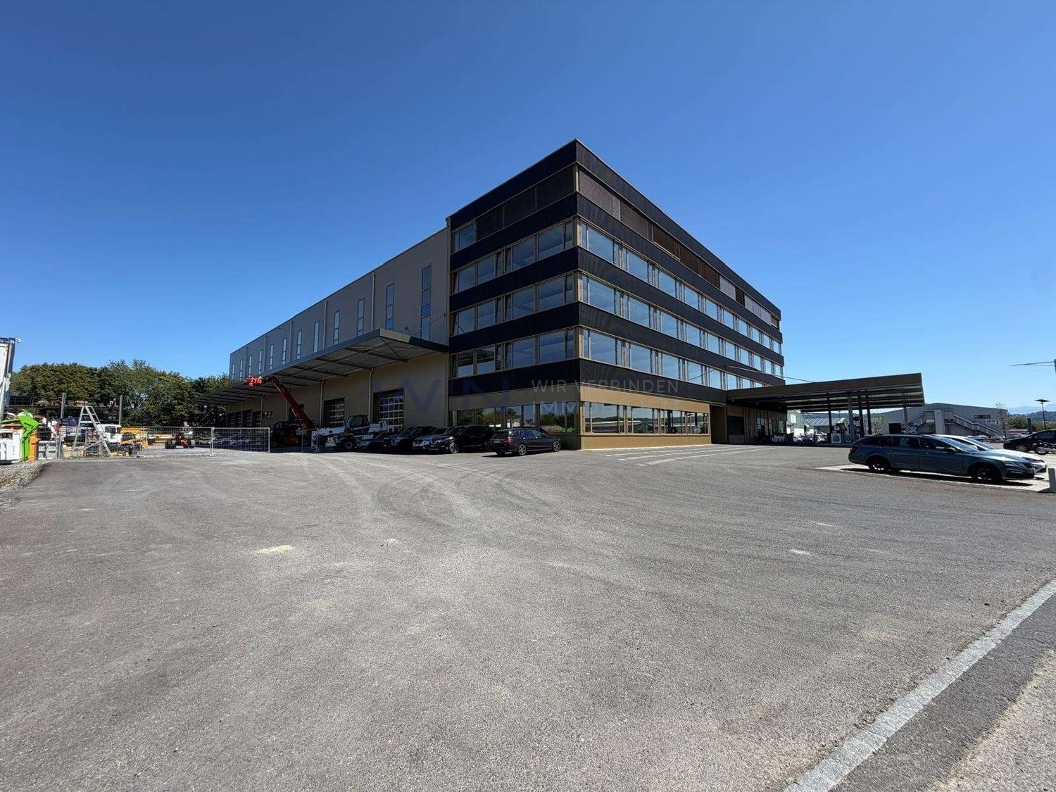 3740m² commercial
