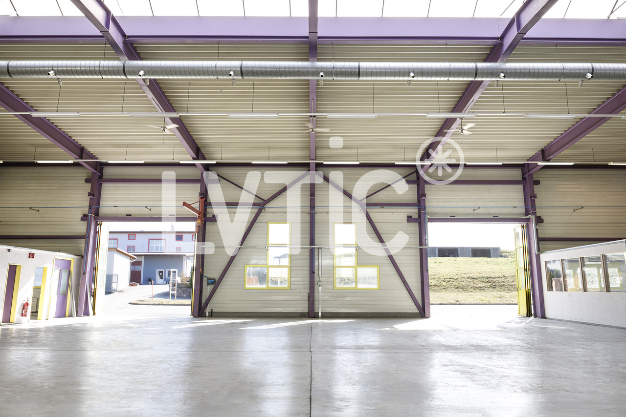 636m² industrial object, photo 4 of 9