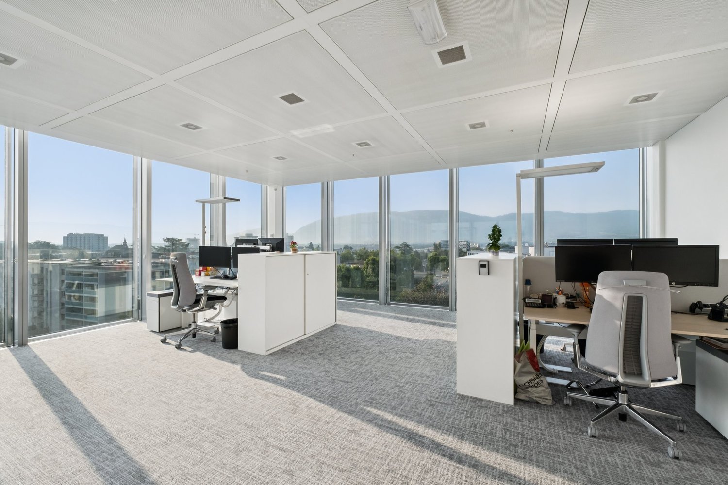 319m² office