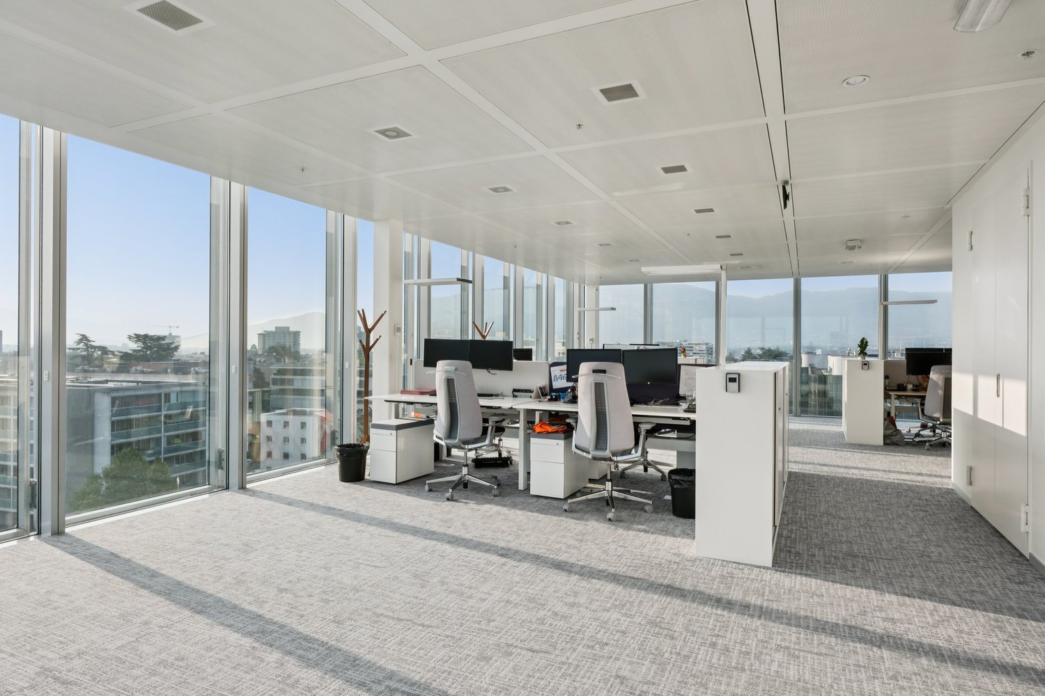 319m² office