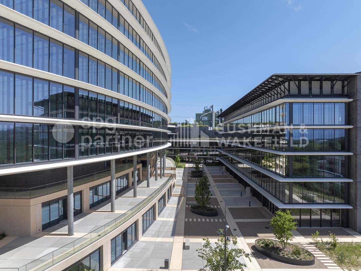 1664m² office