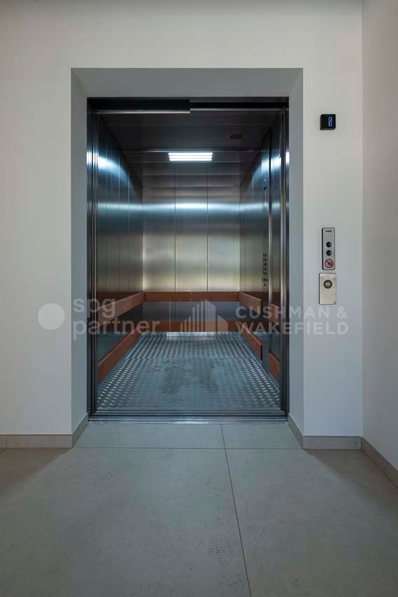 1664m² office