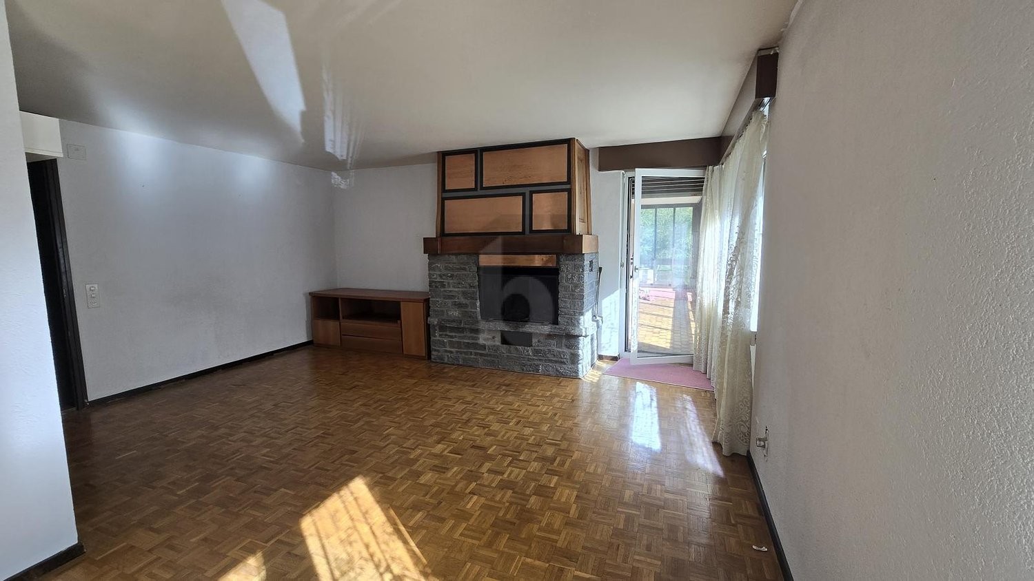 6 rooms apartment, Foto 2 von 4