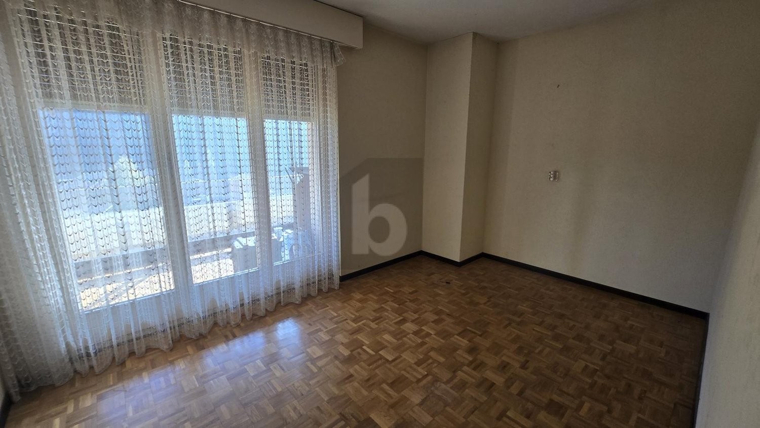 6 rooms apartment, Foto 3 von 4
