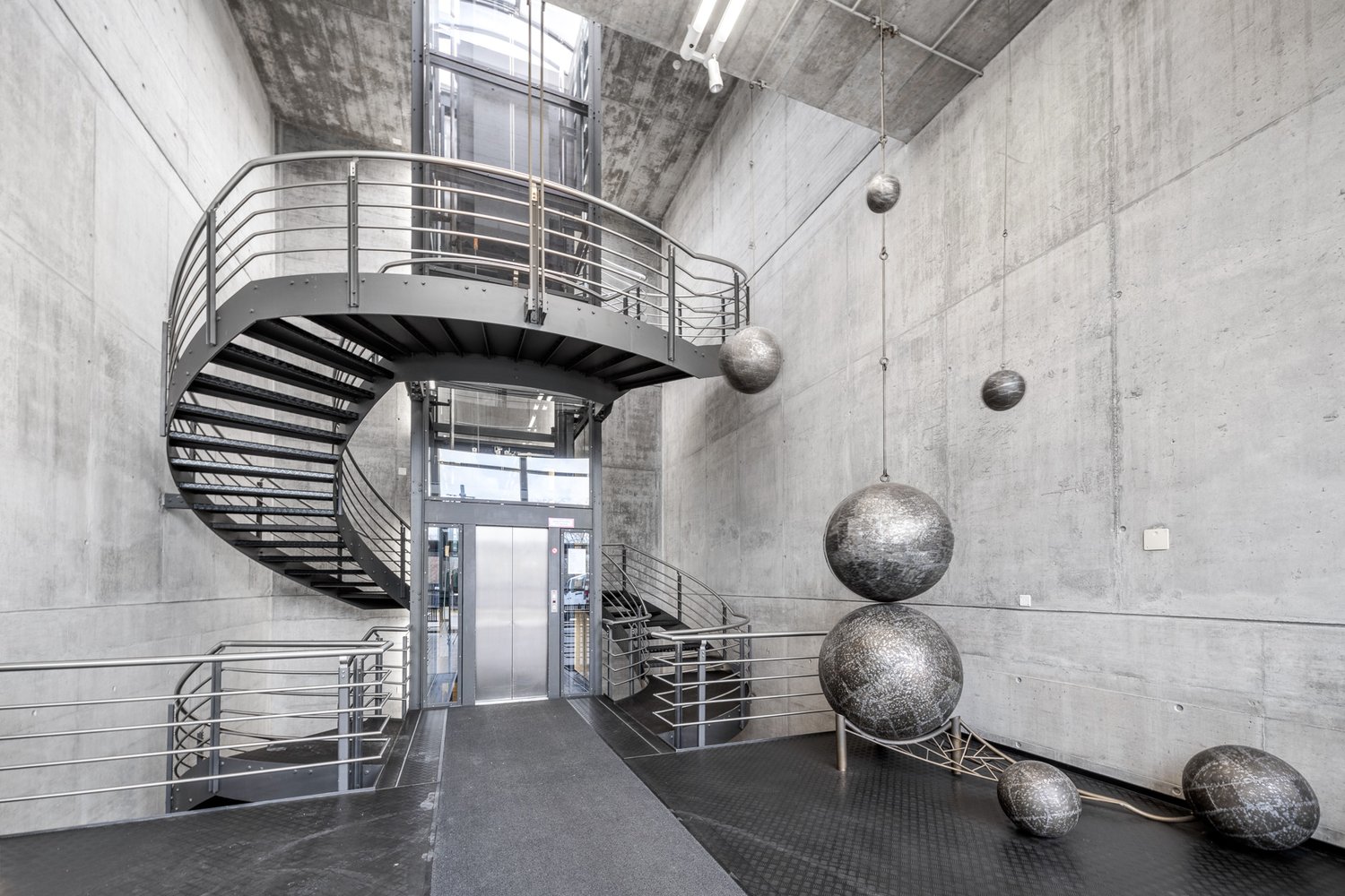 110m² office
