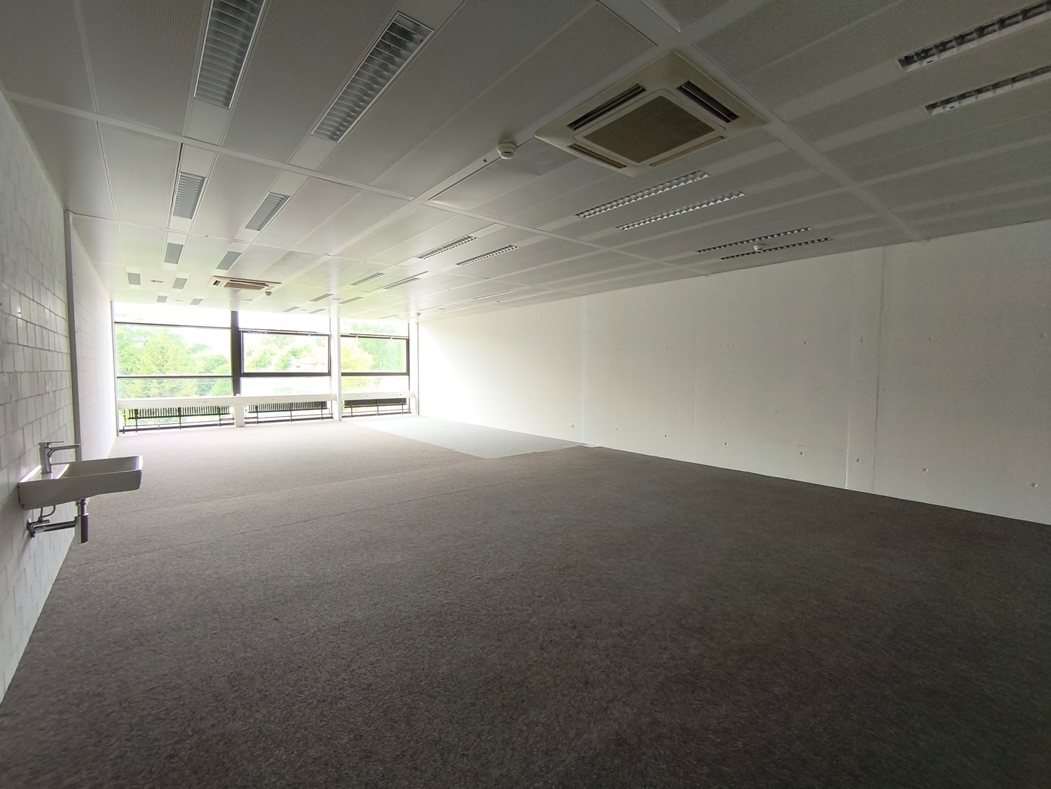 110m² office