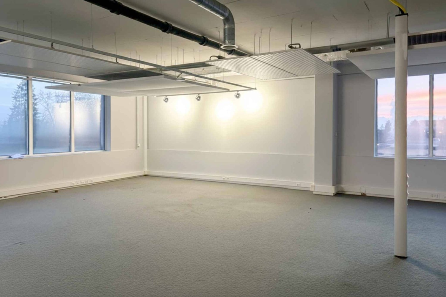 732m² commercial, Foto 1 von 10