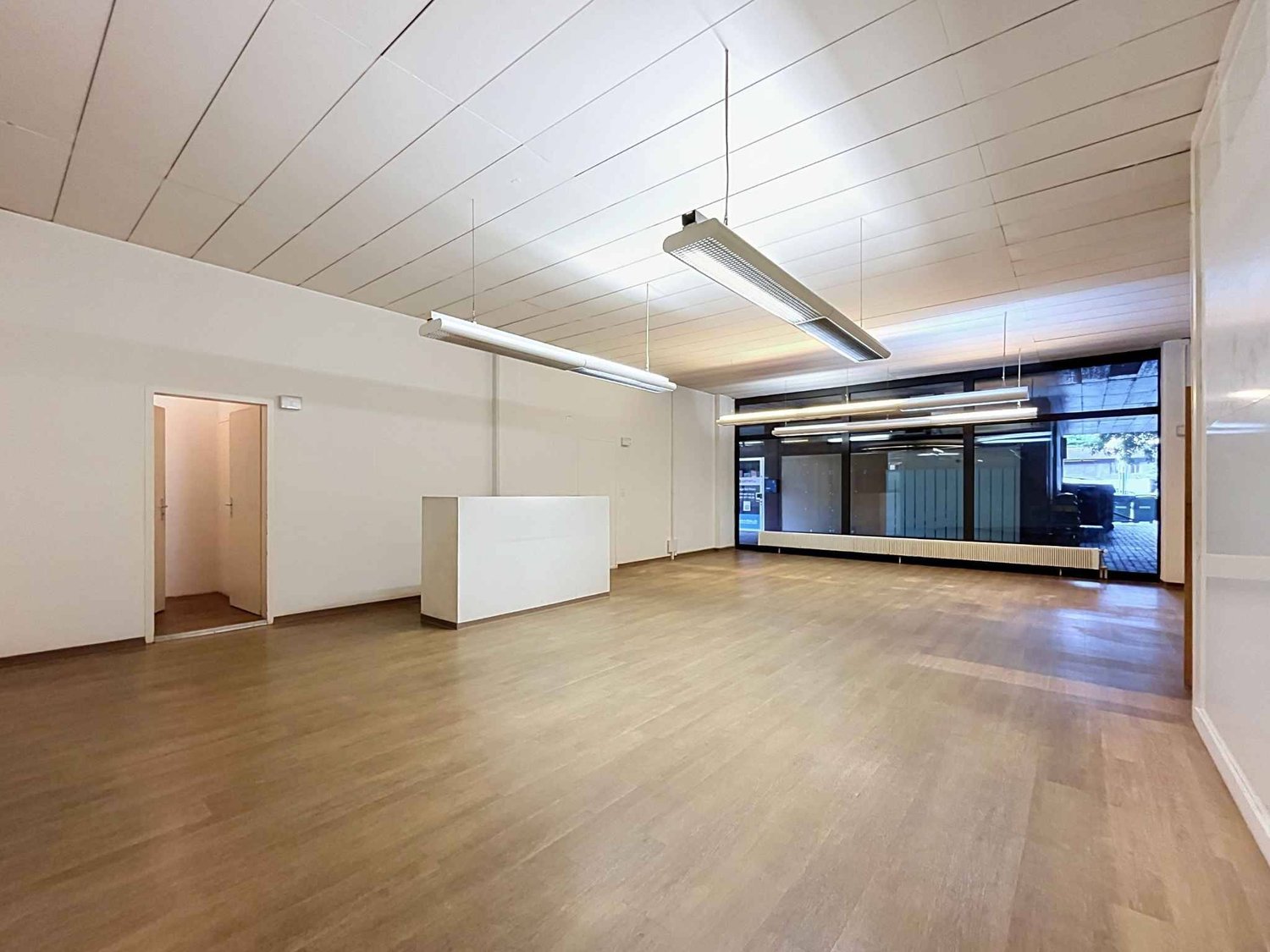247m² office, photo 2 sur 8