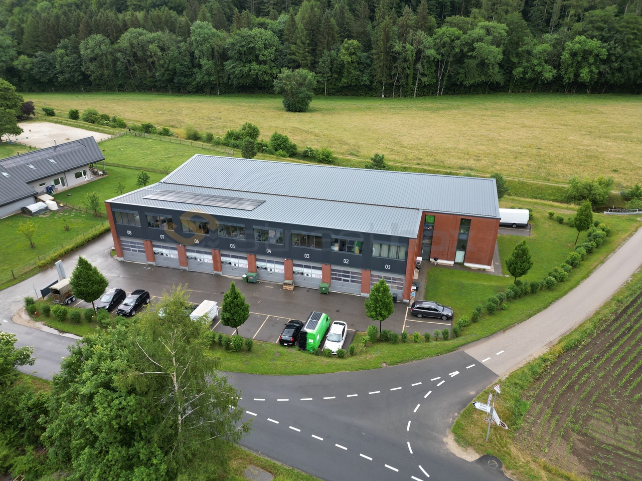 115m² commercial