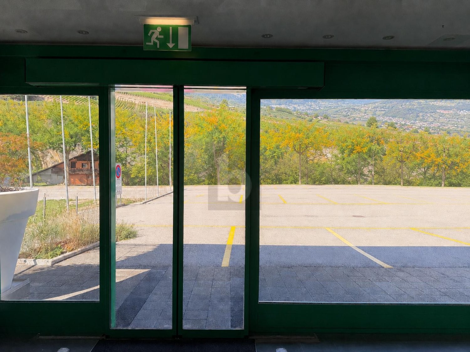 170m² Einkaufszentrum, Foto 3 von 4