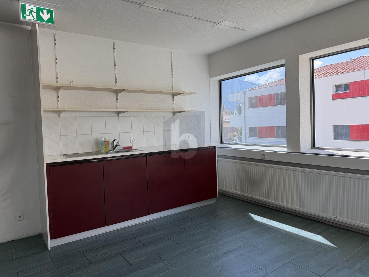 170m² Einkaufszentrum, Foto 2 von 4