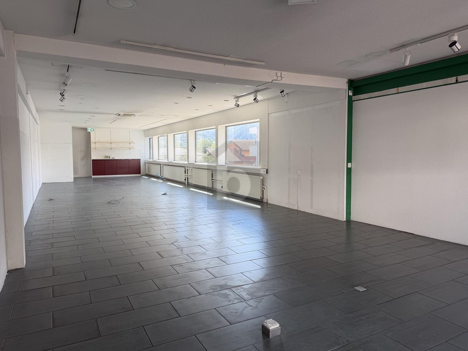 170m² Einkaufszentrum, Foto 1 von 4