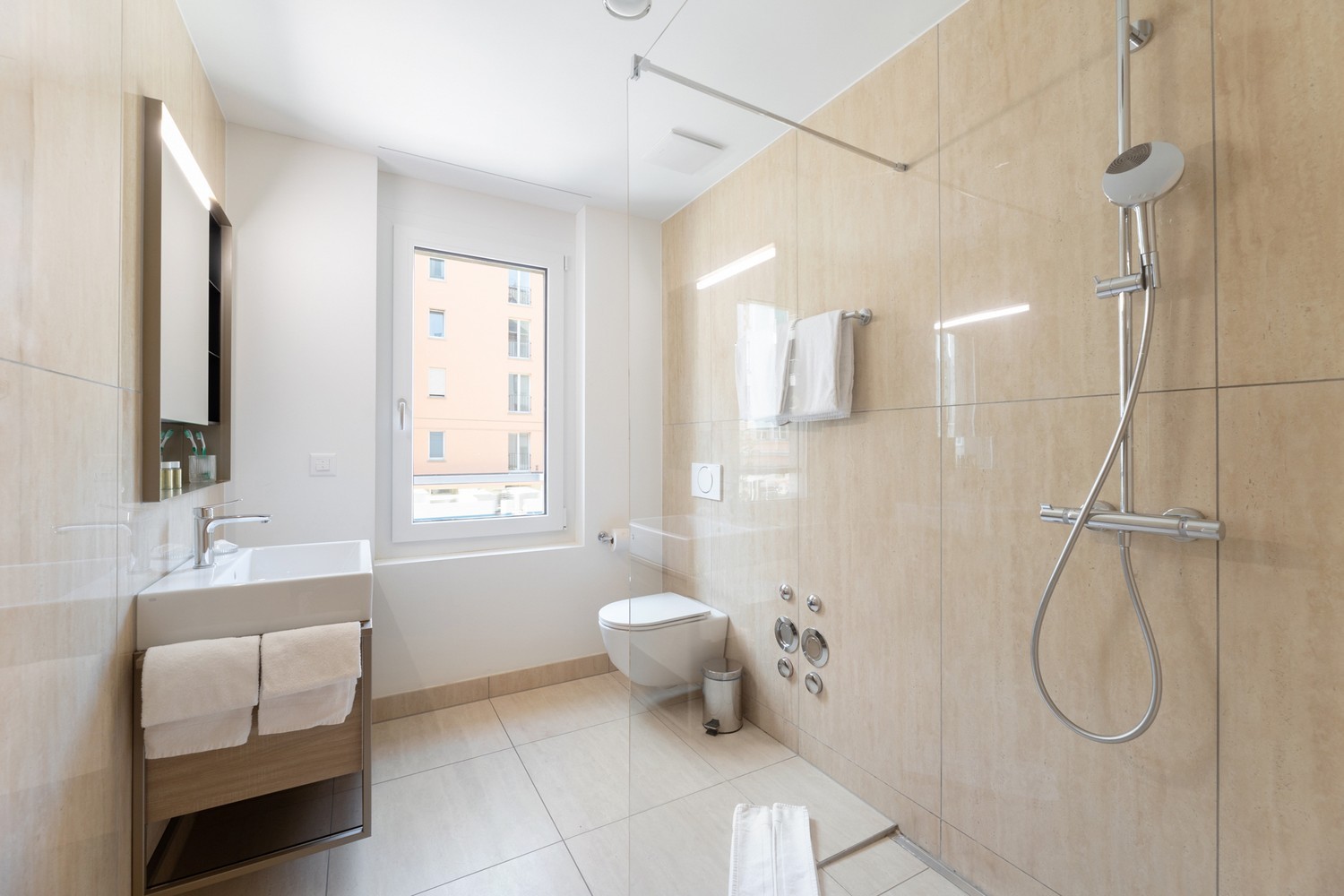 2 ½ Zimmer möblierte Wohnung