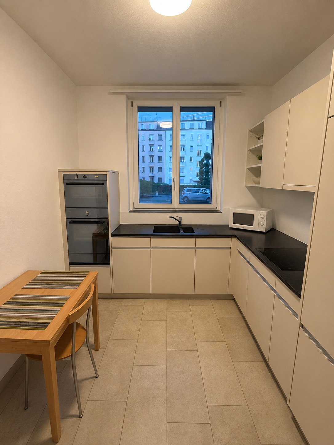 Zimmer in einer Wohngemeinschaft, Foto 3 von 3