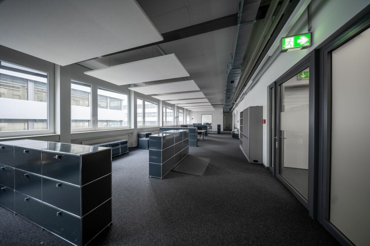 522m² office