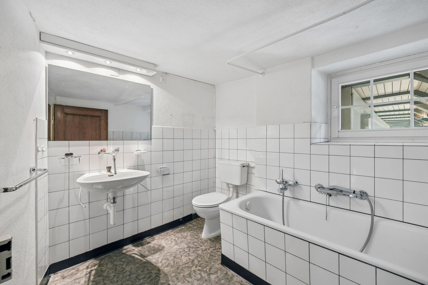2 rooms row house