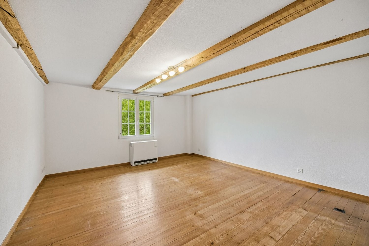 2 rooms row house