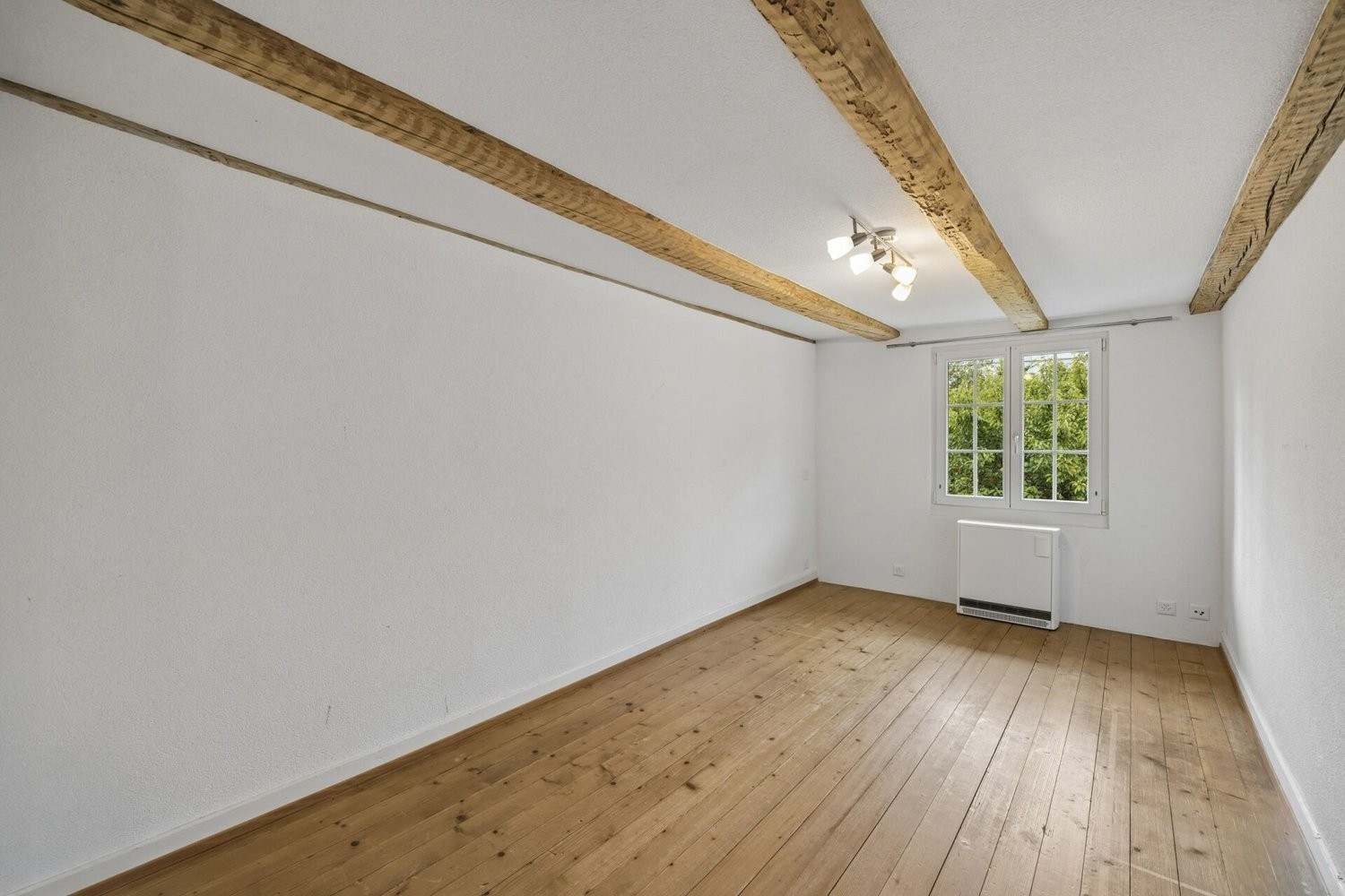 2 rooms row house