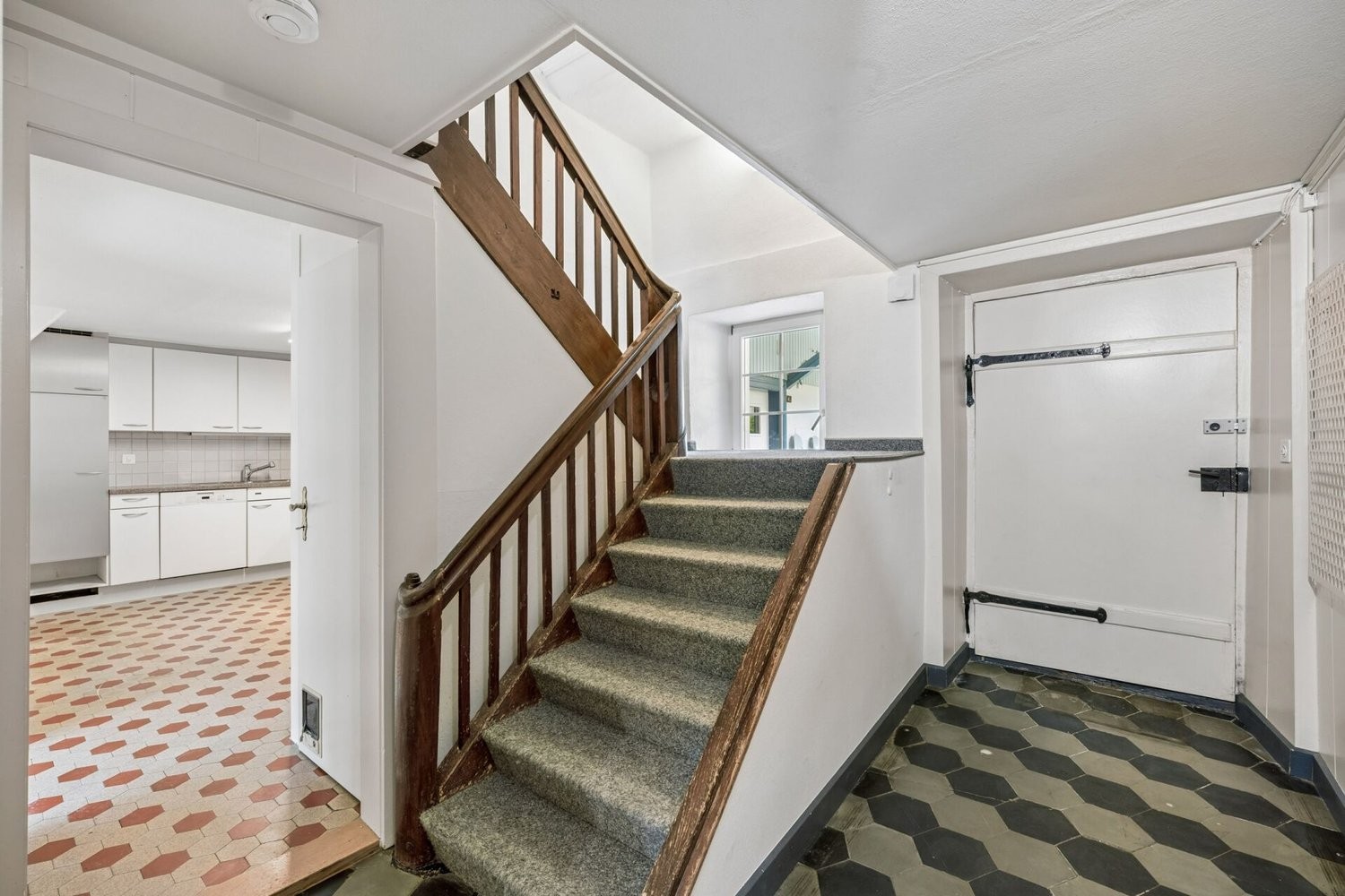 2 rooms row house