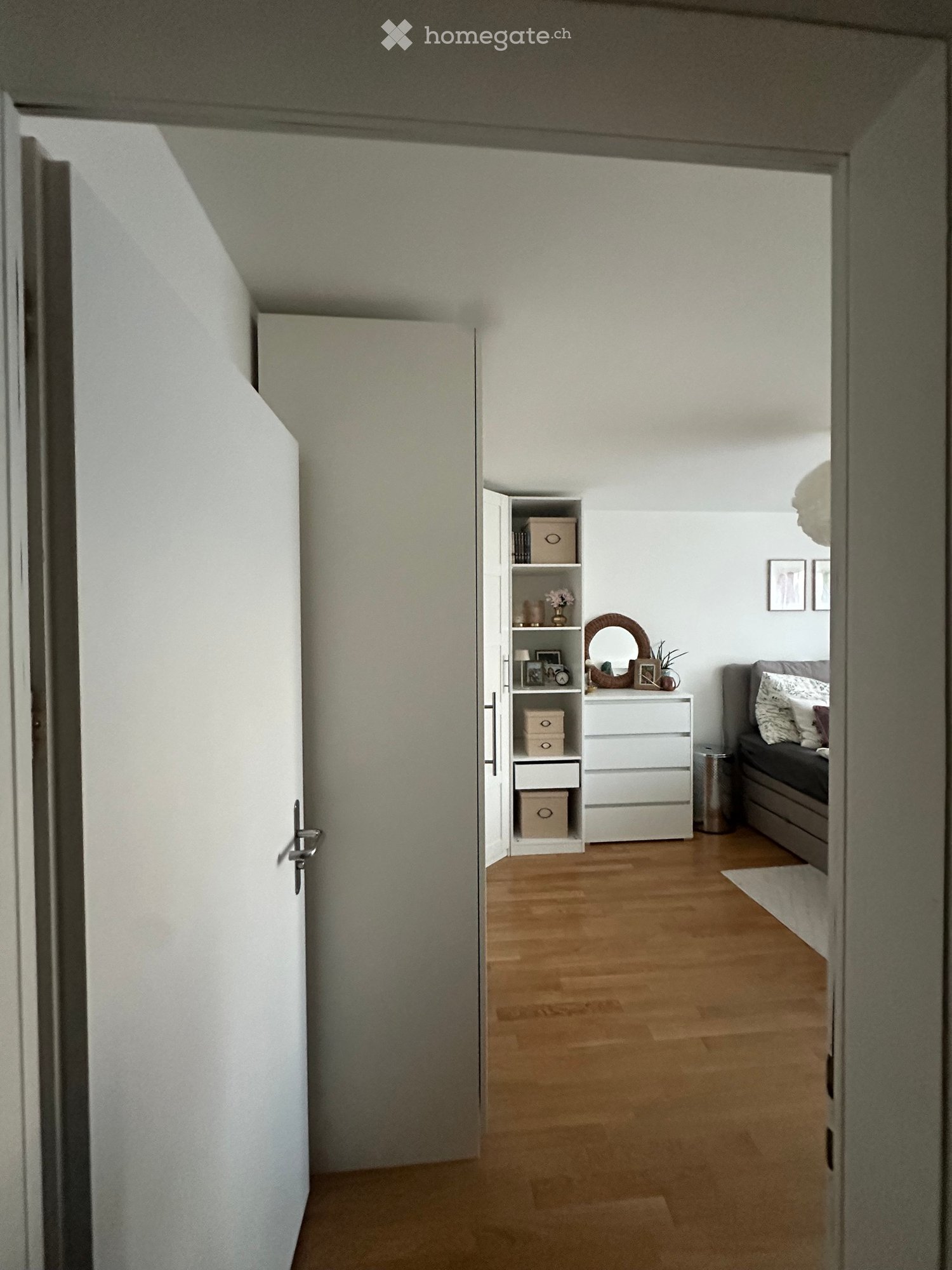 1 room single room, Foto 1 von 5