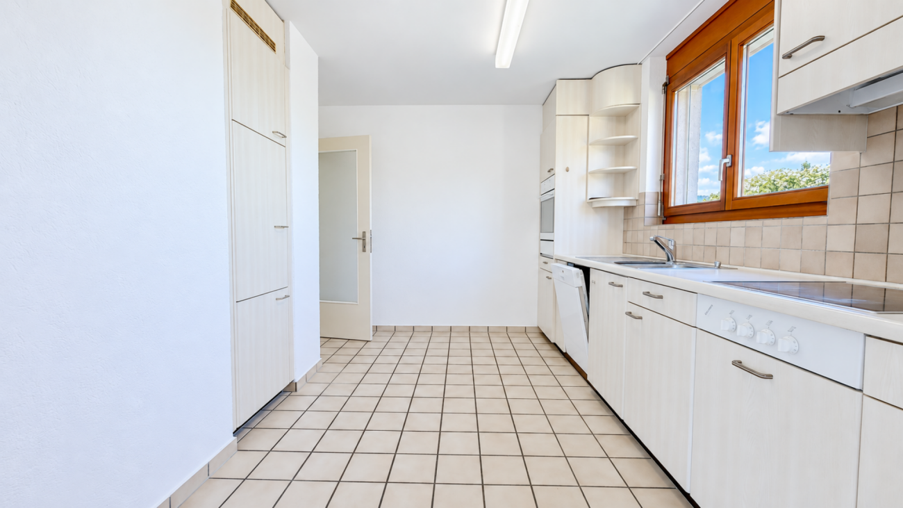 5 rooms apartment