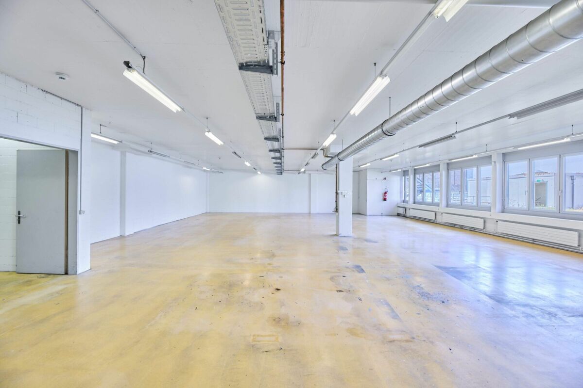 790m² commercial
