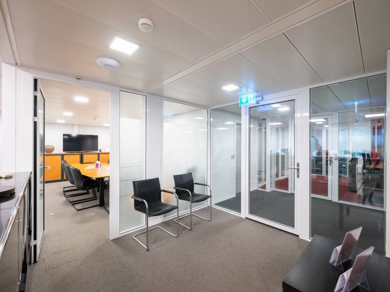 161m² Büro, Foto 3 von 10