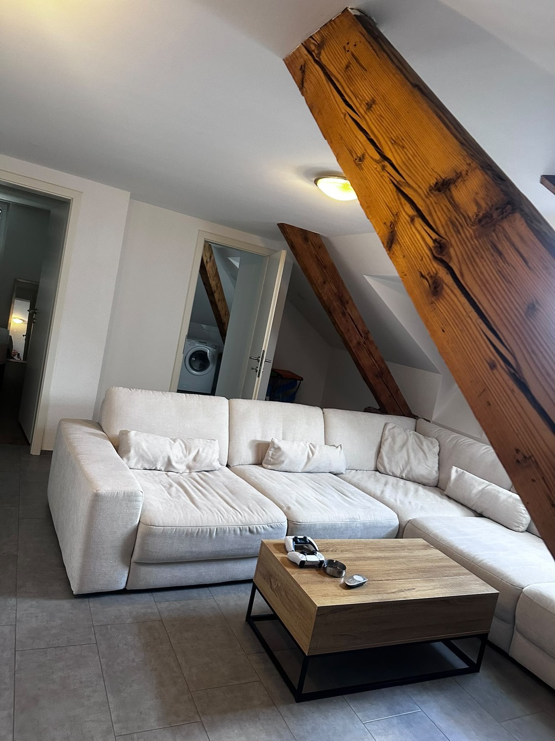 Appartement mansardé de 2 ½ pièces, photo 2 sur 6