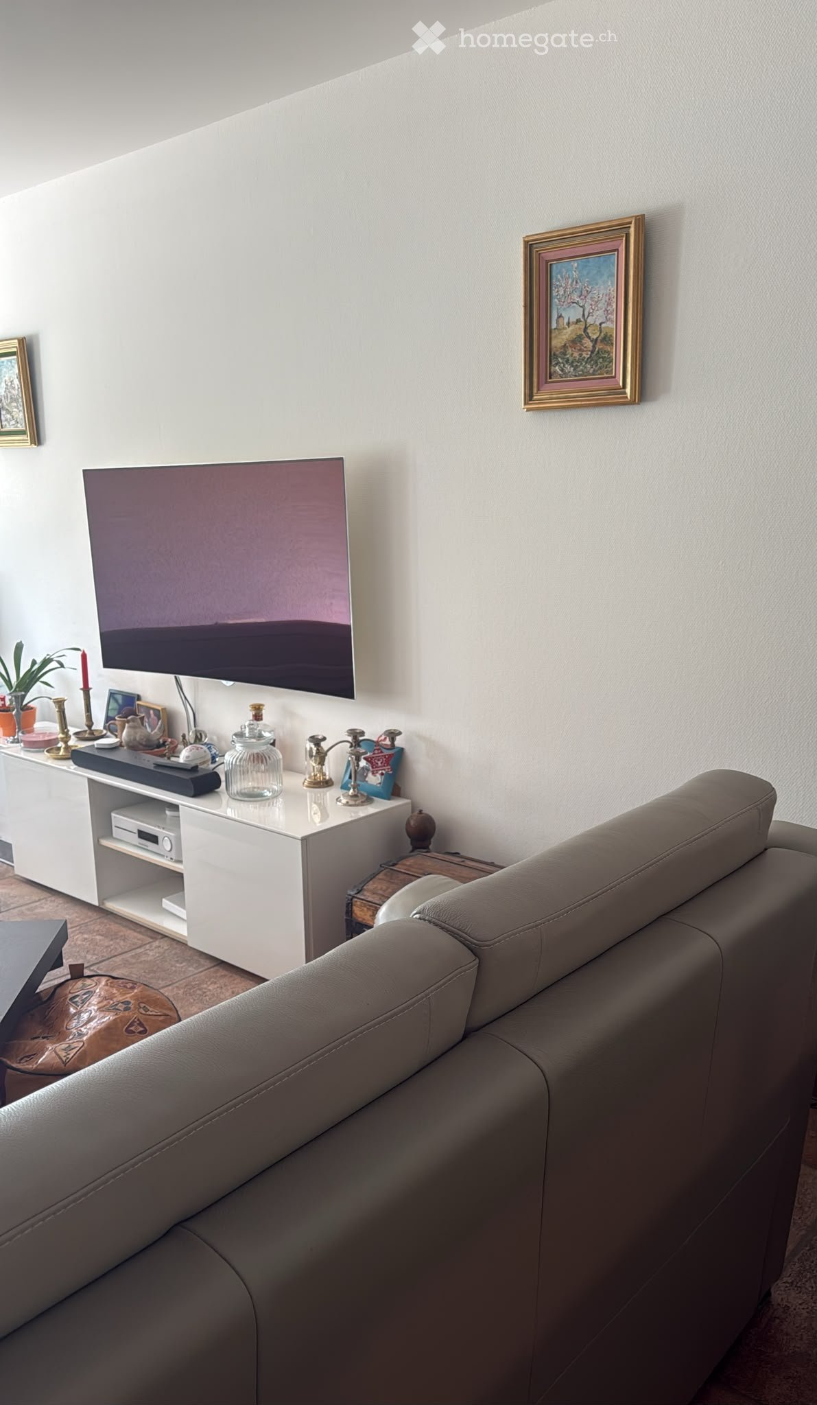 4 ½ Zimmer Wohnung

Untervermieteter Apartment mit Garten in Vernier 110 m²

Wir ziehen für drei Monate ins Ausland und möchten unsere Wohnung vermieten, verfügbar ab dem 10. November für eine Dauer von drei Monaten.

In Vernier gelegen, in der Nähe aller Annehmlichkeiten, ist die Wohnung sicher und, Foto 1 von 2