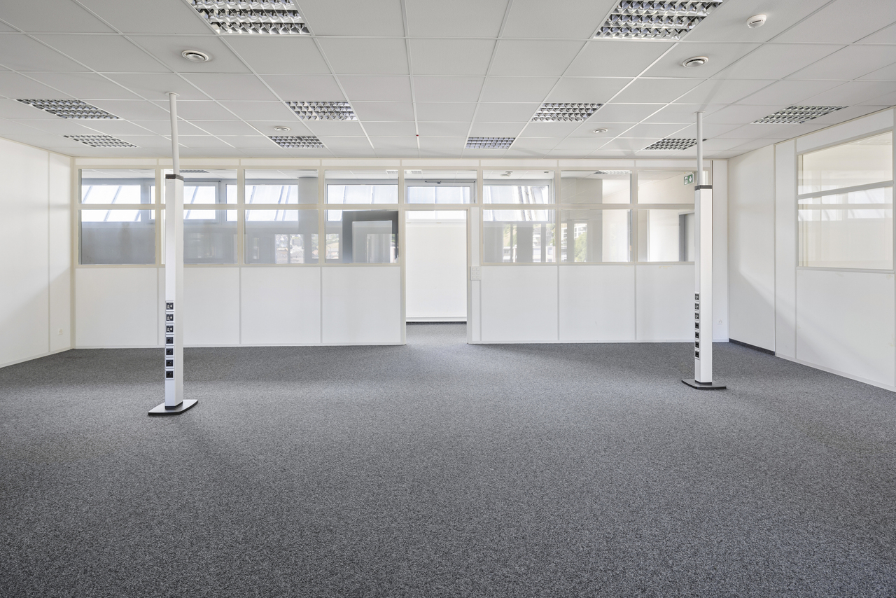 600m² commercial