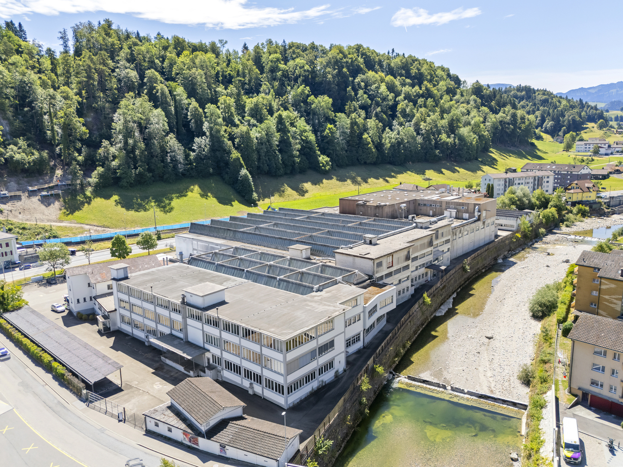 600m² commercial