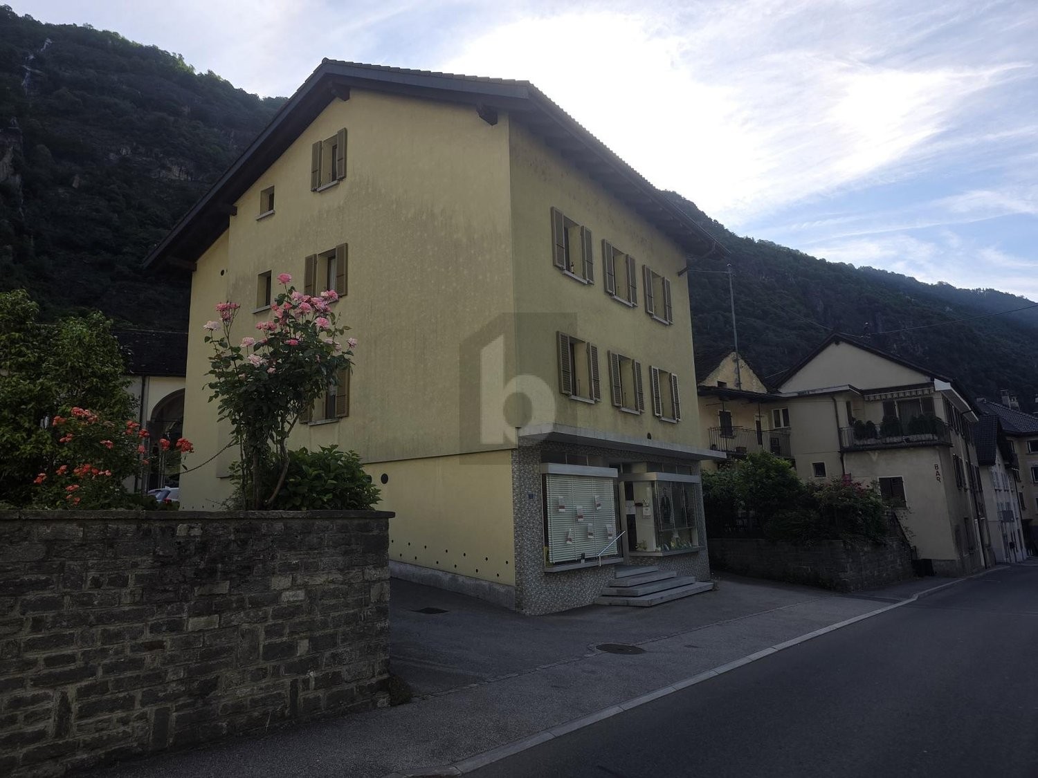 8 rooms duplex house