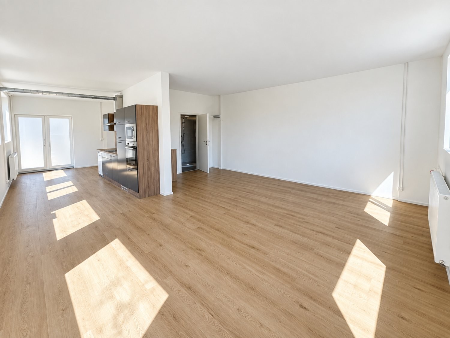80m² shop