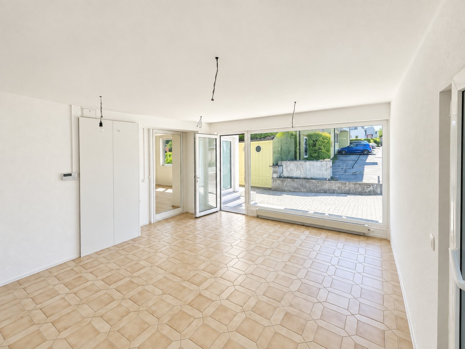 80m² shop