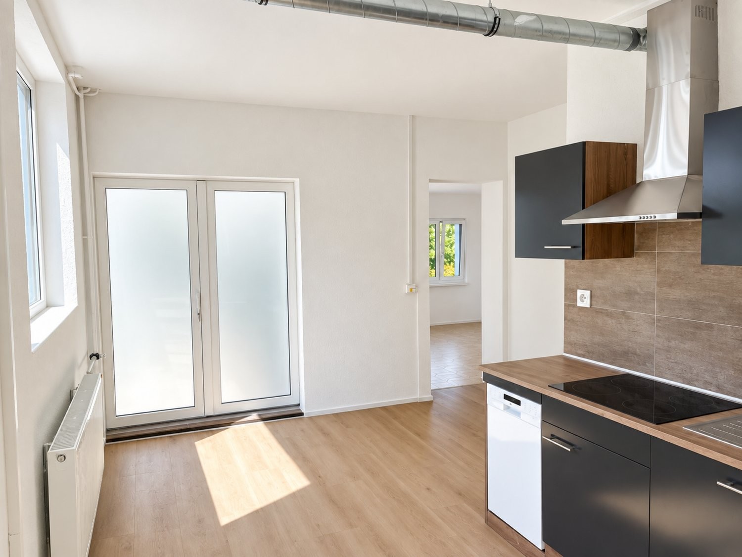 80m² shop