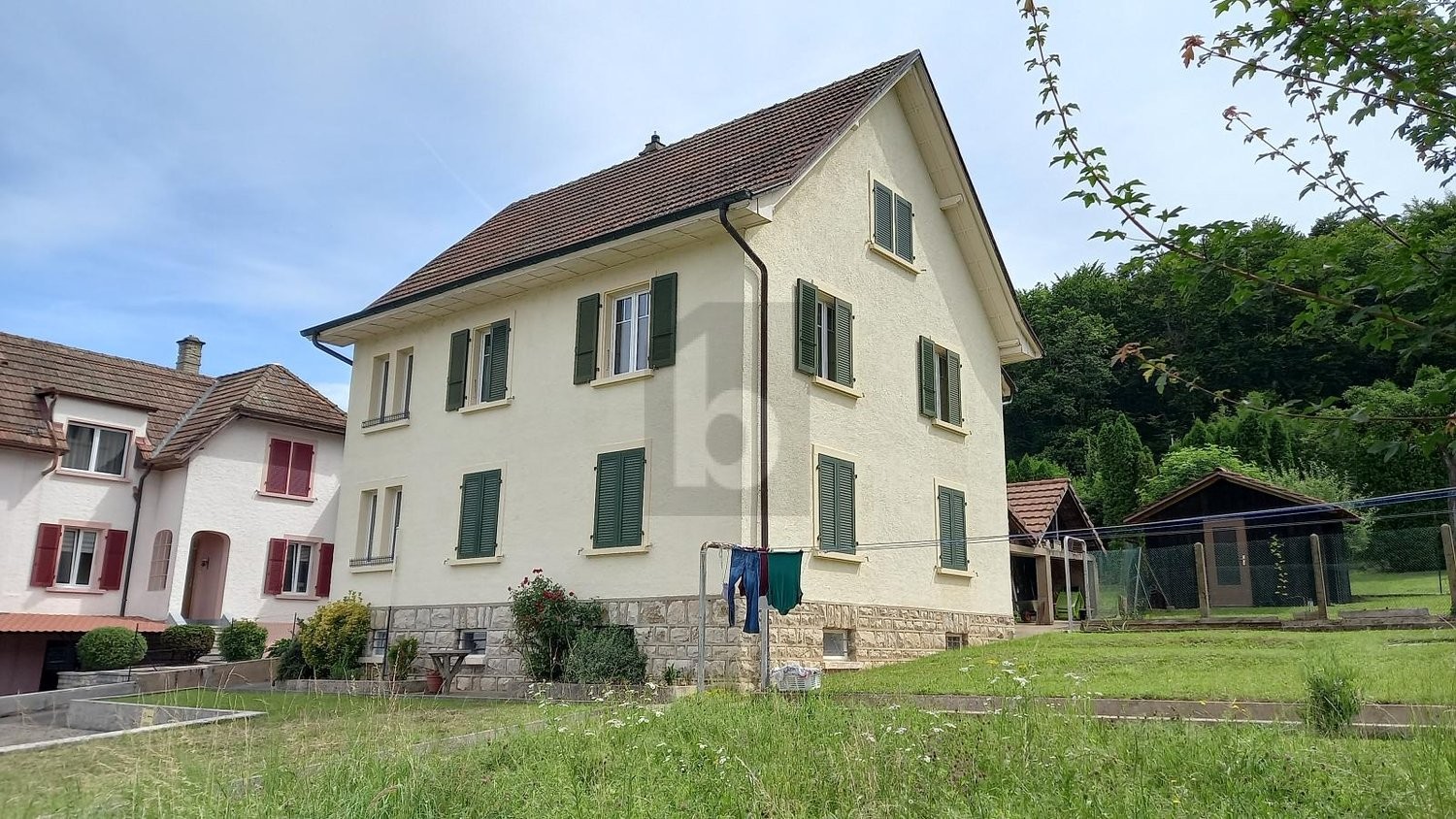 8-Zimmer-Duplexhaus
