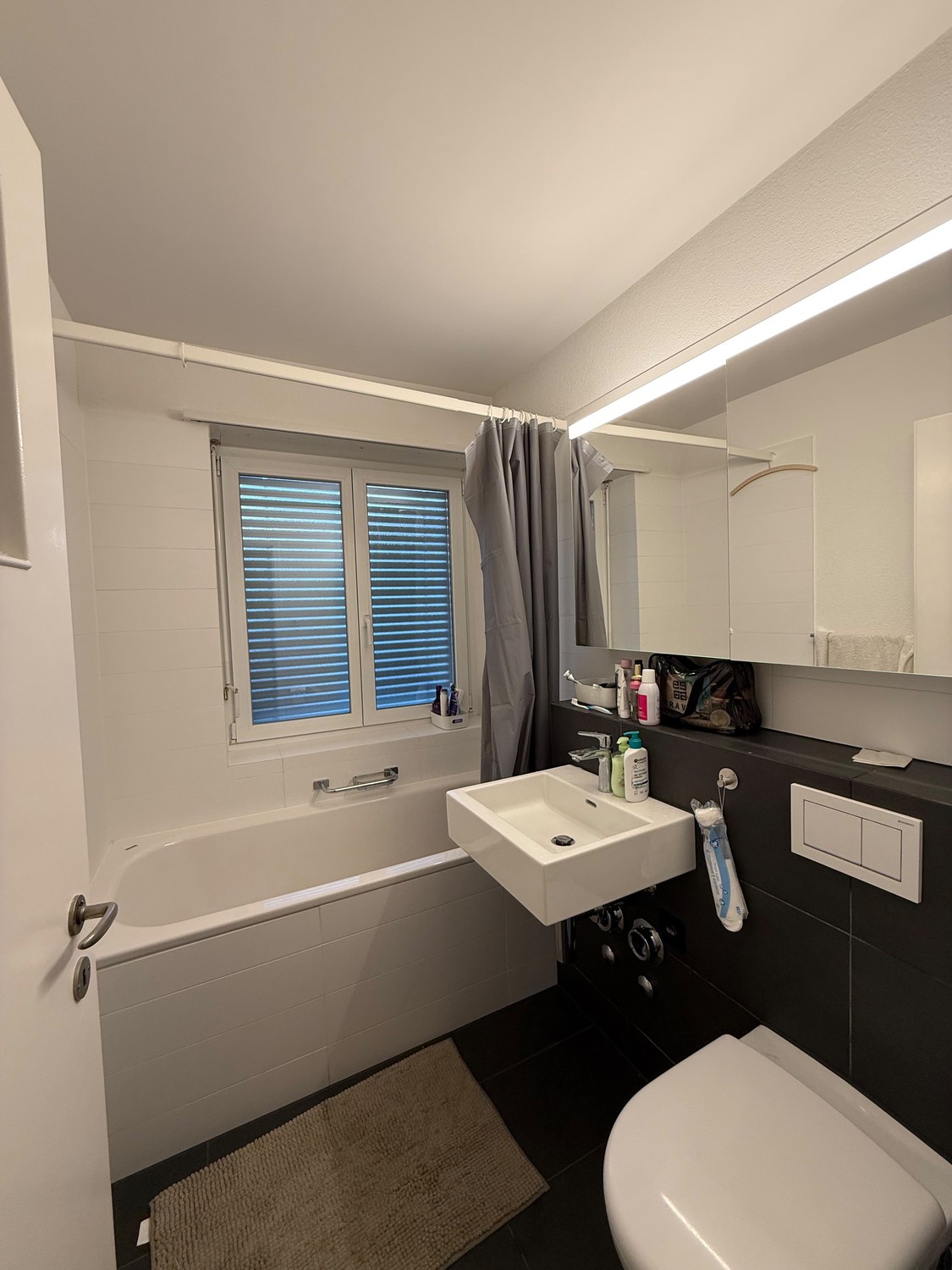 Zimmer in einer Wohngemeinschaft, Foto 3 von 3