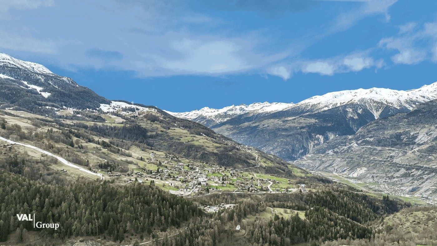 1355m² building land