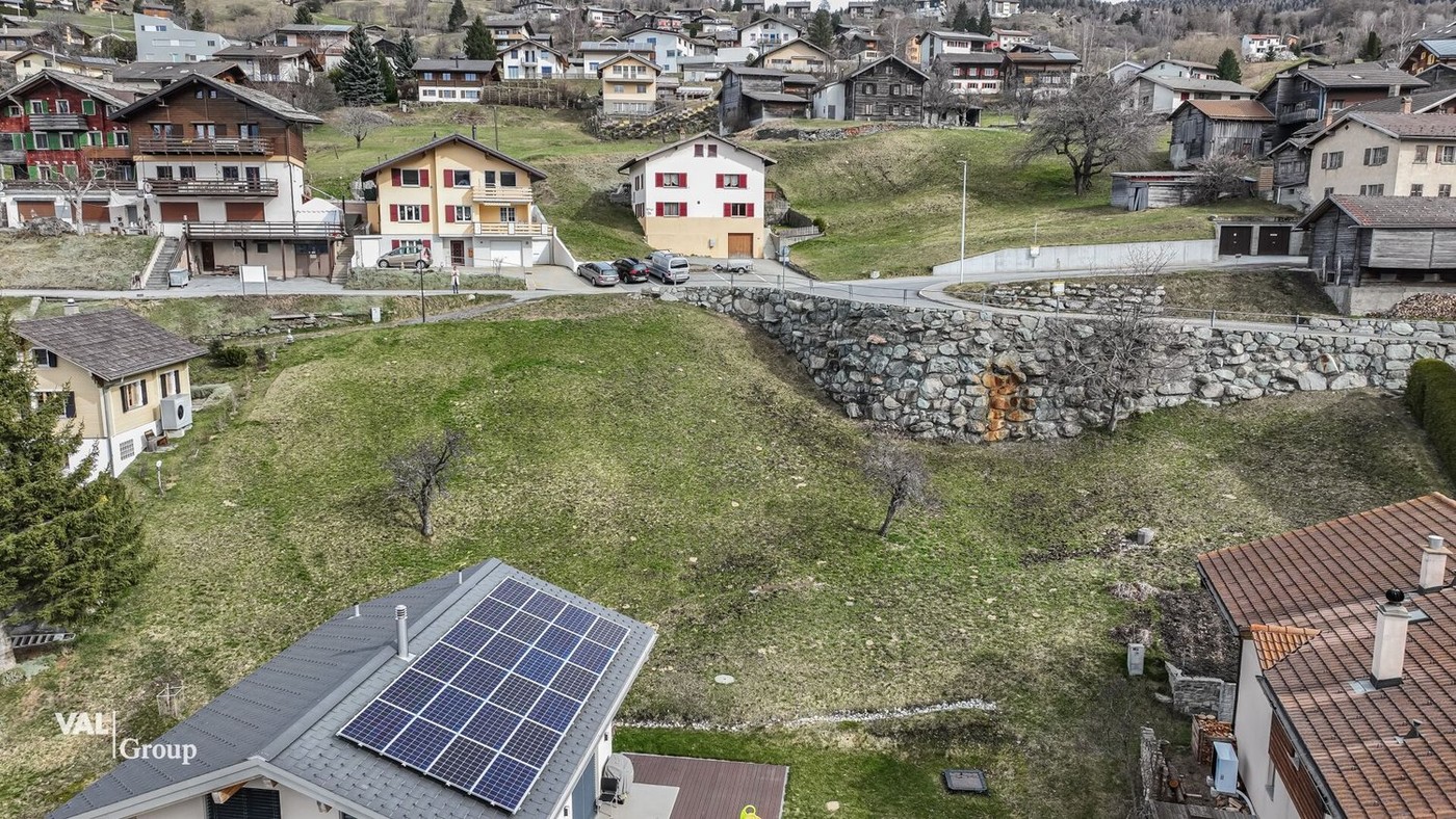 1355m² building land