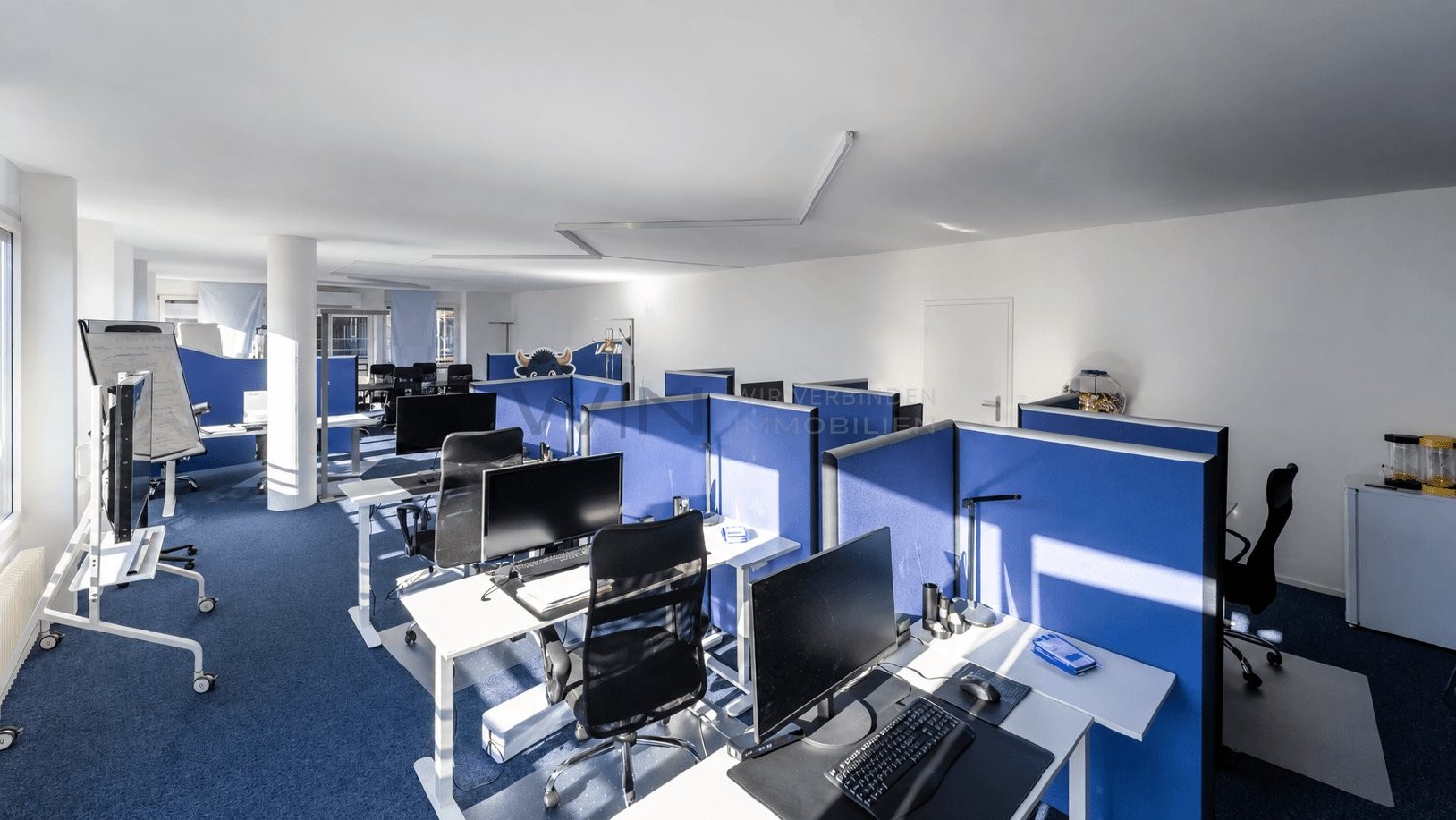 180m² office