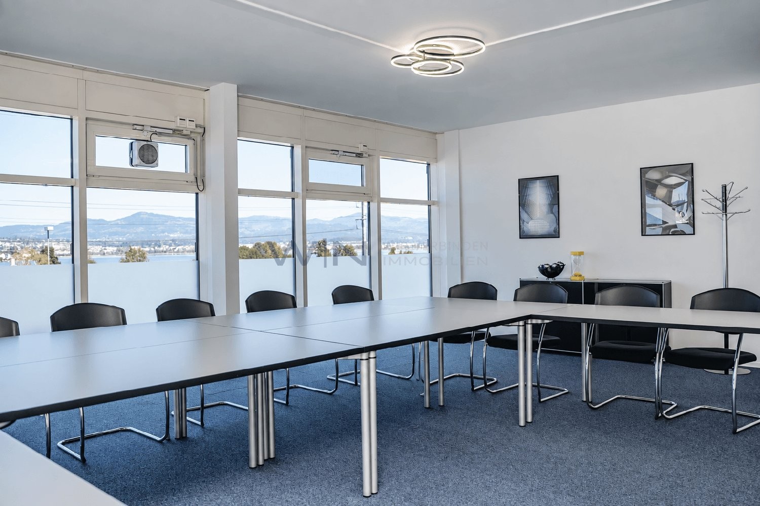 180m² office
