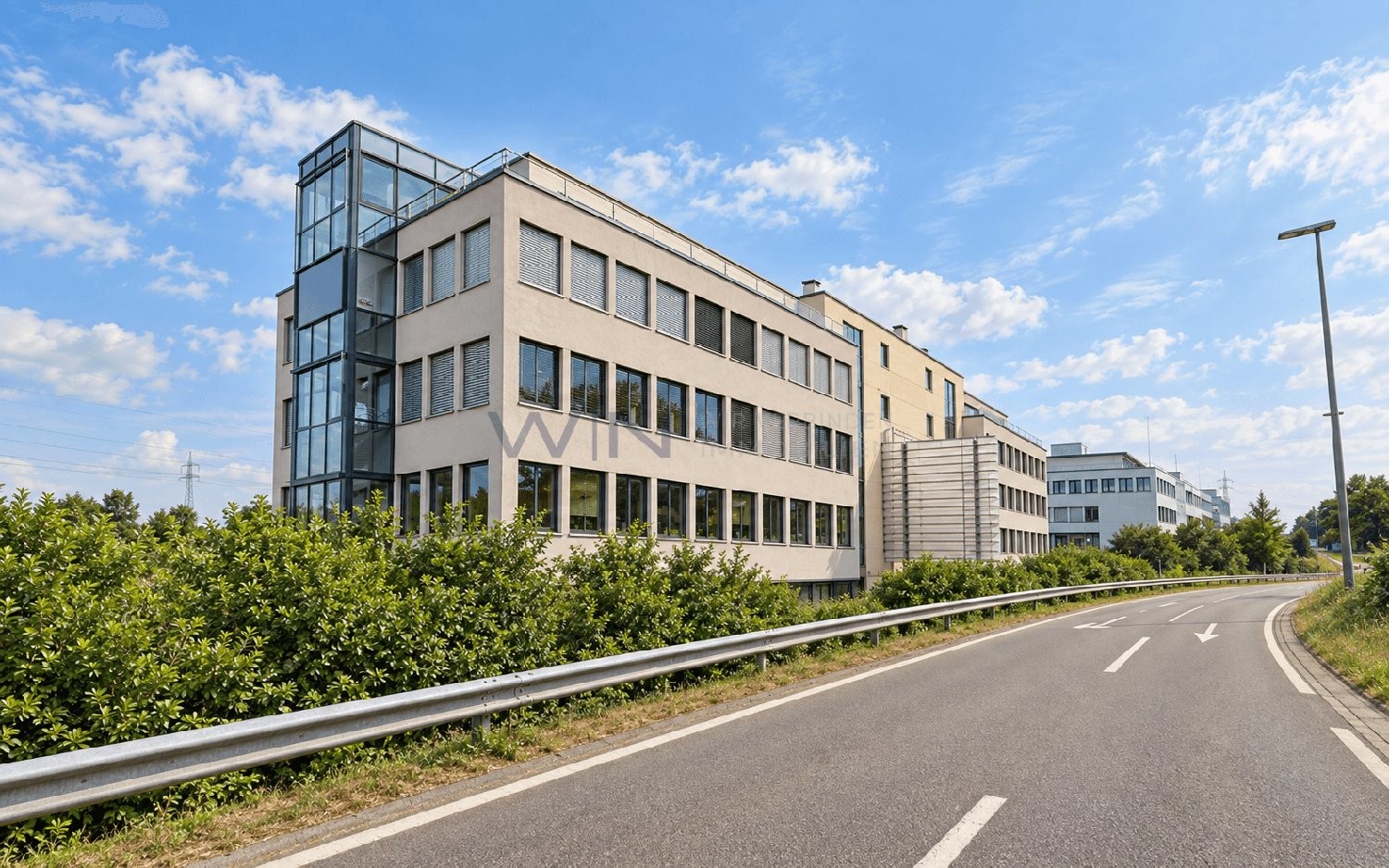 180m² office