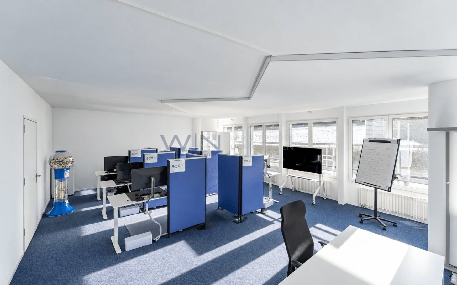 180m² office