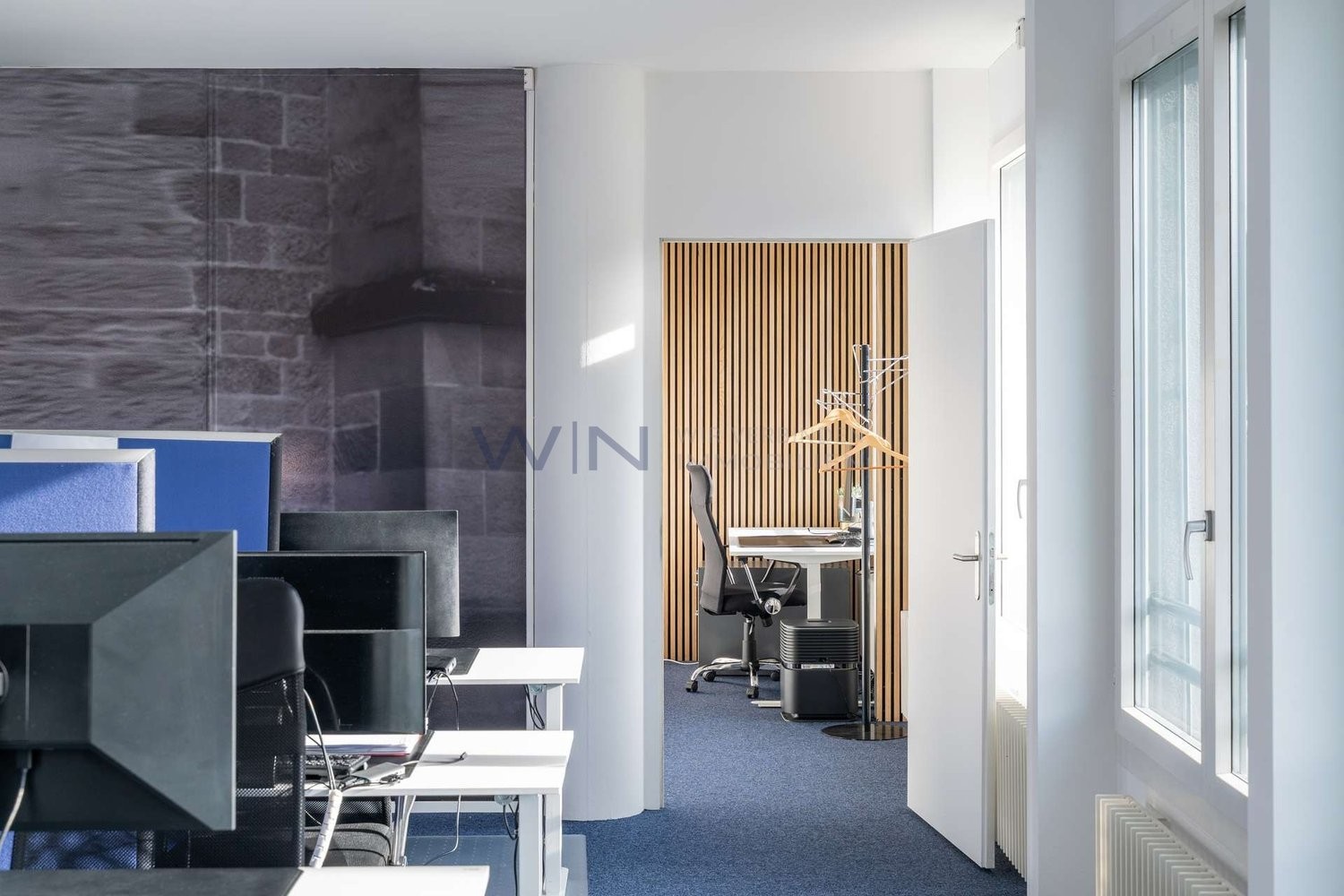 180m² office