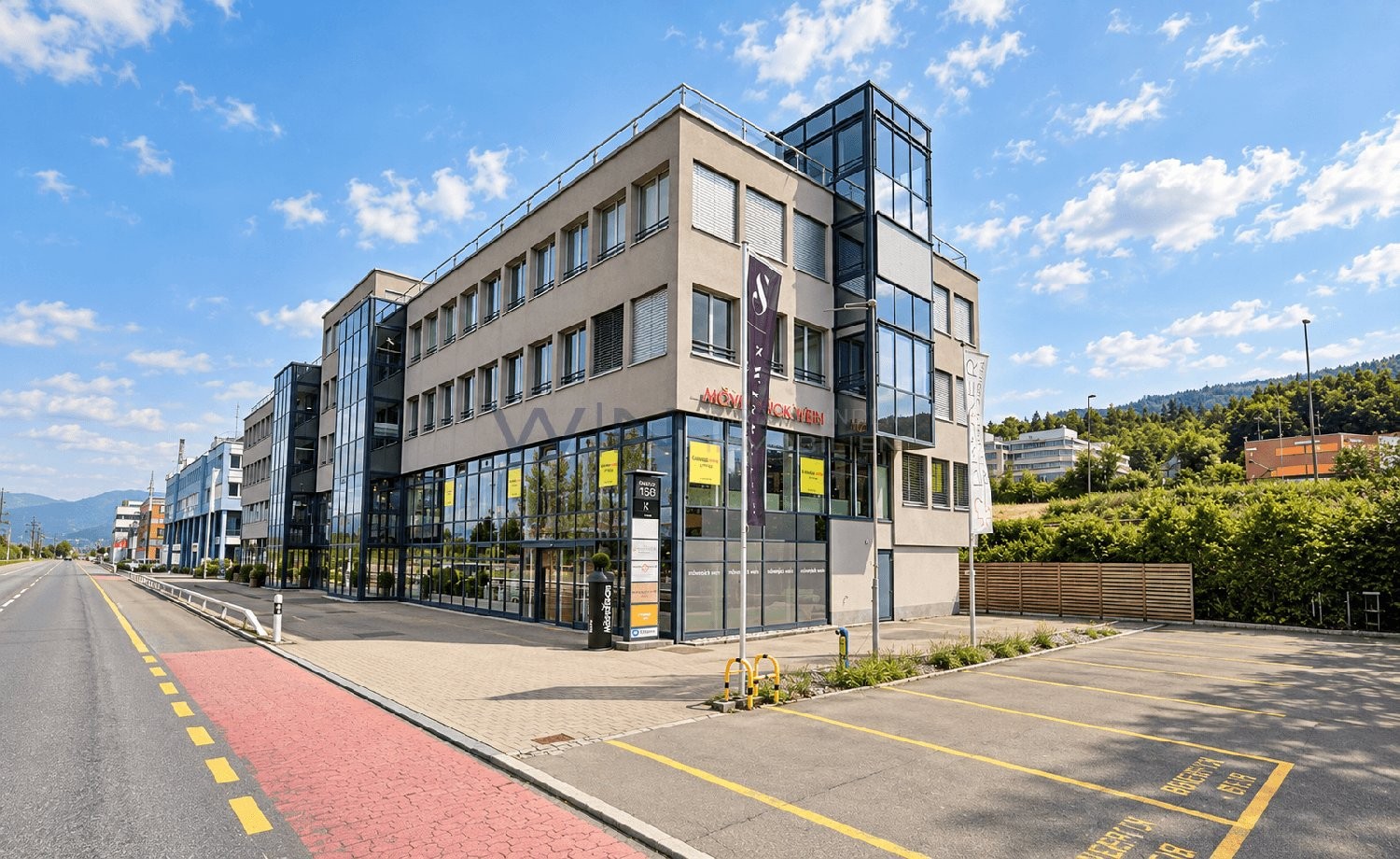 180m² office