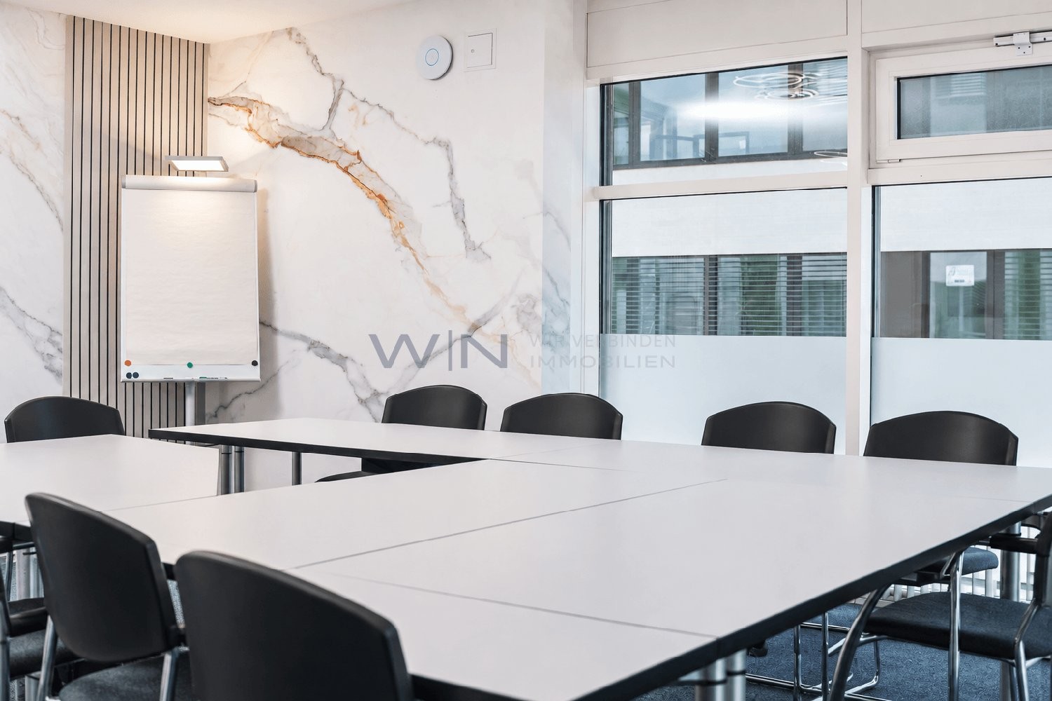 180m² office