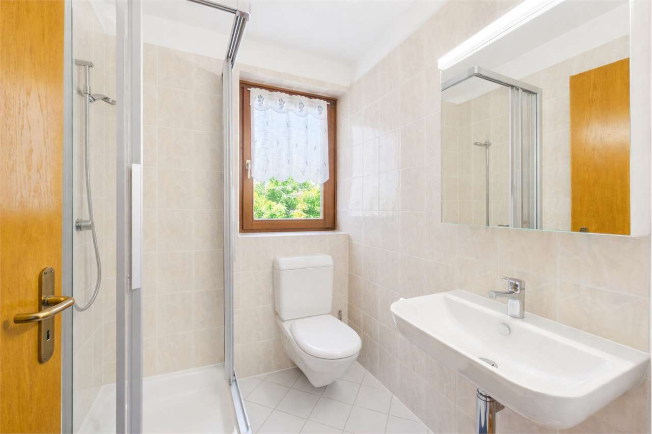 4 ½ rooms furnished flat (8)