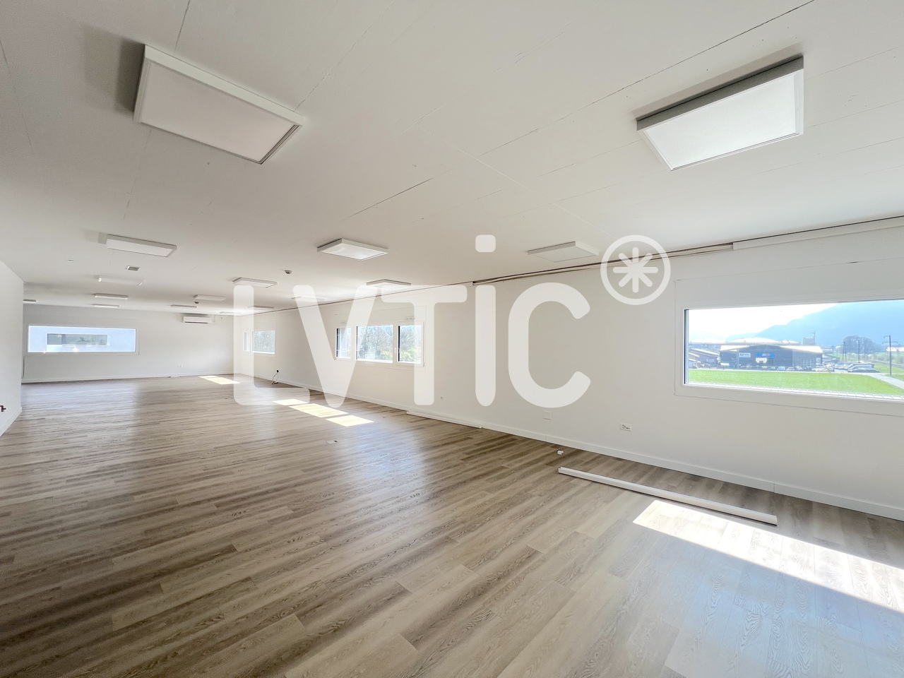 410m² ufficio, foto 3 di 8